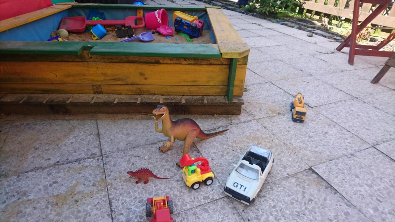 Ferienwohnung Mit Garten Und Spielplatz 클링겐터 외부 사진