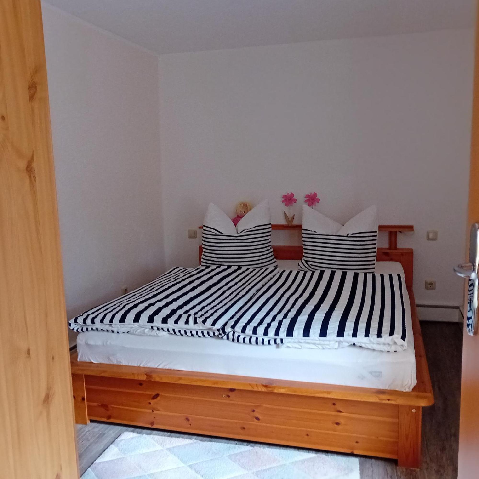 Ferienwohnung Mit Garten Und Spielplatz 클링겐터 외부 사진
